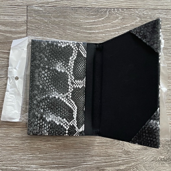 NWT K•Carroll “Snakeskin” Passport Cover an added protection for your passport - Picture 4 of 5